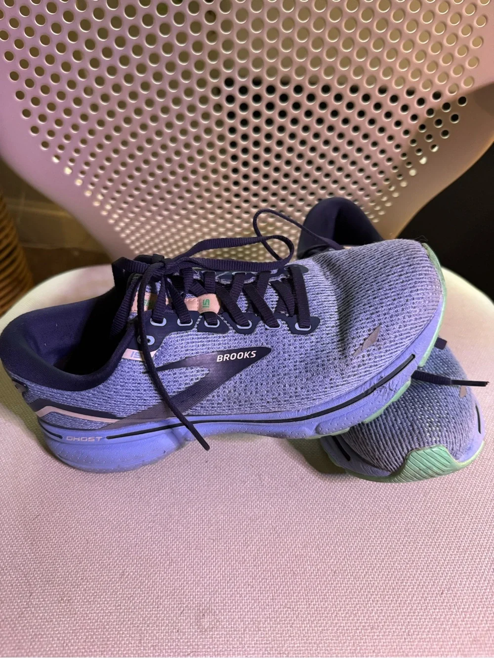 Brooks Ghost 15 Running Shoes Women’s 7.5, Blue and Navy with Mint Accents
